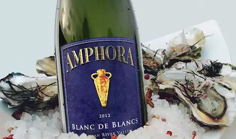 Bubbles and Oysters at Amphora Winery