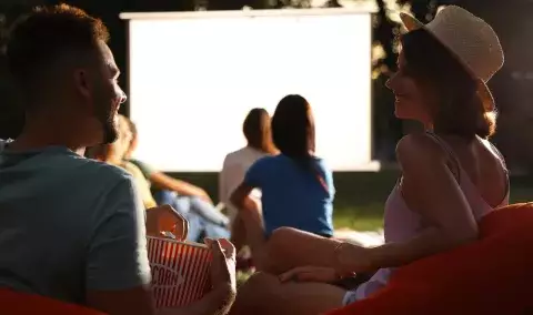 Movie Night in the Vines - Almost Famous!